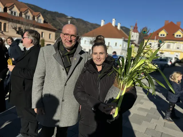 Die junge Kauffrau im Jahr 2024 bei der Eröffnung des neuen Marktes am Hauptplatz. | Foto: Verderber