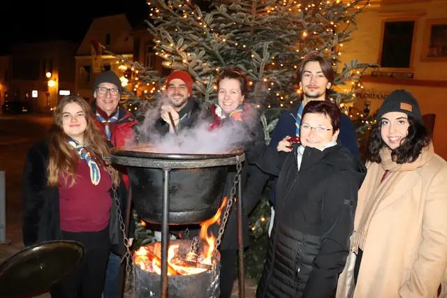 Kesselpunsch der Pfadfinder in Gumpoldskirchen. | Foto: Otto Wolkerstorfer