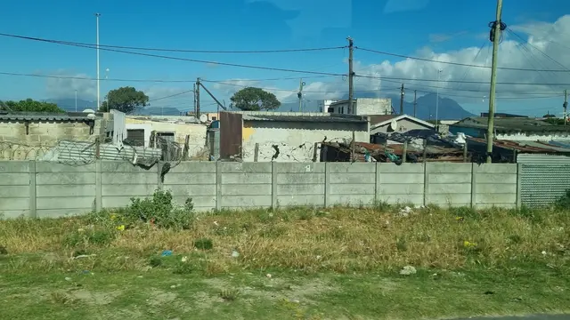 27.10.2025 so schaut es in der Township Philippi in der Nähe von  des Sozialprojekts  "iThemba Labantu"  aus..