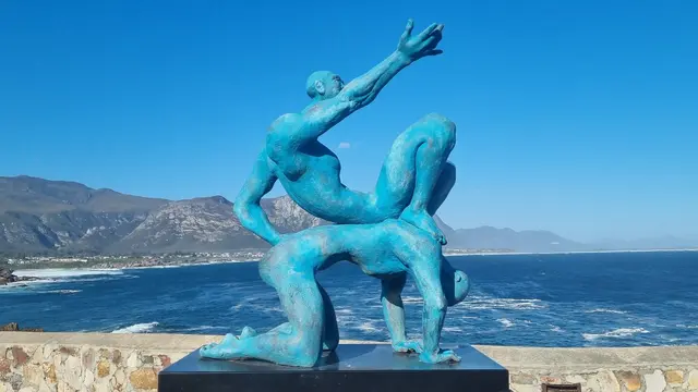 27.10.2025 auch Kunstwerke gibt hier in Hermanus zu sehen.
