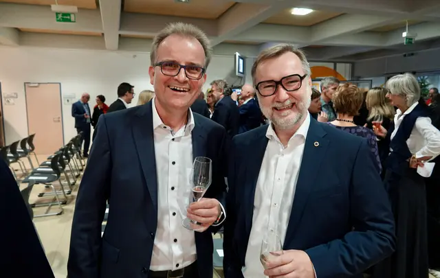 Altbekannte Gesichter tummelten sich unter den vielen Besucherinnen und Besuchern. | Foto: Bernhard Kerezsi