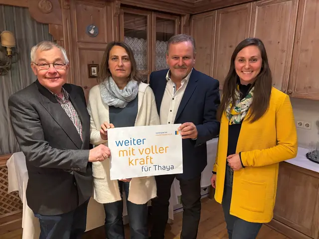 Bundesrätin Viktoria Hutter mit dem wiedergewählten Gemeindeparteiobmann Eduard Köck und seinen beiden Stellvertretern Franz Strohmer (l.) und Eva-Maria Haidl | Foto: VPNÖ