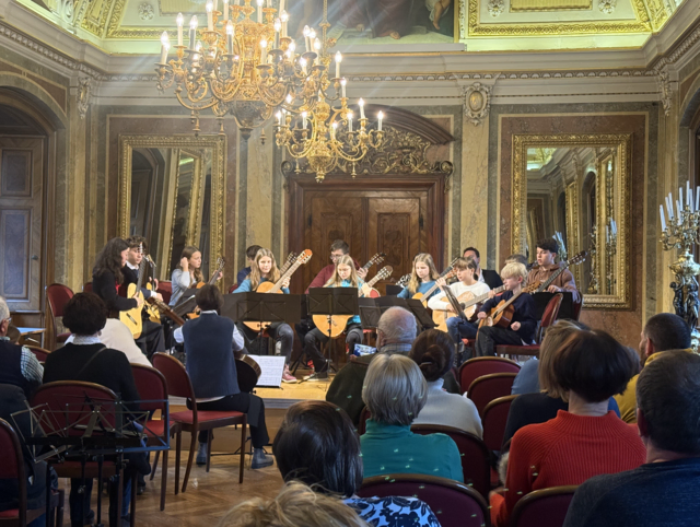 Der Lions-Club Wels Puchberg legte sich wieder ordentlich ins Zeug, um den vielen Gästen einen besinnlichen und erlebnisreichen Adventsstart zu bereiten. | Foto: LC Wels-Puchberg