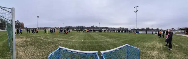 Auch im Freien wurden den Teilnehmerinnen und Teilnehmern praxisnahe Übungen demonstriert. | Foto: Klaus Kirchweger