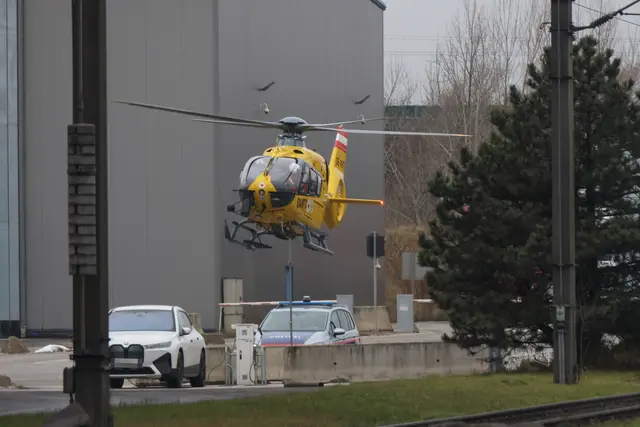 Trotz des Großaufgebots an Einsatzkräften samt Notarzt und Hubschrauber kam für den Mann leider jede Hilfe zu spät. | Foto: laumat/Matthias Lauber