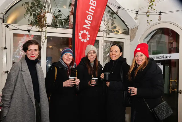 Von links: Redaktionsleiterin Silvia Gschwandtner, Gudrun Öhlinger, Alexandra Neumann, Anita Schütz und Julia Watzinger (alle MeinBezirk). | Foto: MeinBezirk/Reischl