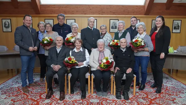 Zwei Diamantene Hochzeiten und sechs Geburtstage wurden in Purgstall an der Erlauf zelebriert. | Foto: Marktgemeinde Purgstall an der Erlauf