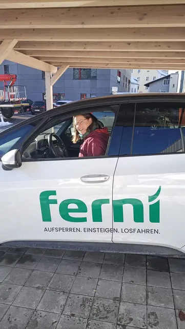 Johanna Mühlmann-Mamming, Managerin der Klima- und Energiemodellregion (KEM) Lechtal Reutte, nutzt Ferni dann, wenn keine Öffis fahren. | Foto: REA