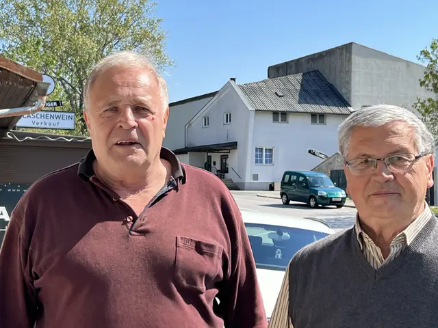 Die Vertreter der Bürgerinitiative Mönchhof, Michael Hoffmann und Johann Sittinger. | Foto: Andrea Glatzer
