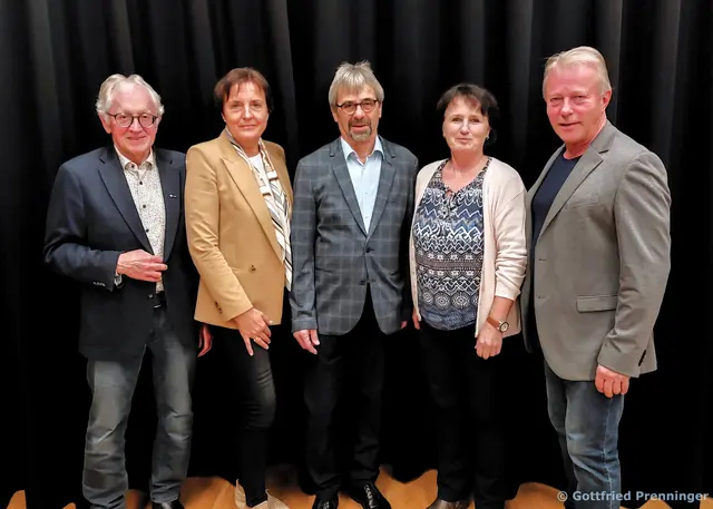 Der Vorstand: Arnold Weixelbaumer, Christa Eibensteiner, Hermann Kastler, Elisabeth Köppl, Josef Reingruber (von links). | Foto: Gottfried Prenninger