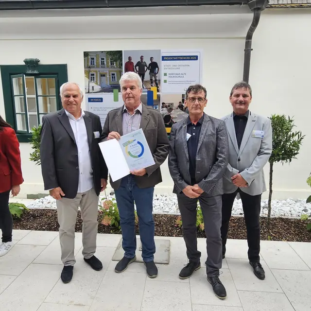 Das Projekt „Dorfzentrum Waidendorf in der alten Schule“ wurde im September mit dem 2. Platz in der Kategorie „Stadt- und Ortskernbelebung“ der Dorf- und Stadterneuerung Niederösterreich ausgezeichnet. | Foto: Dürnkrut