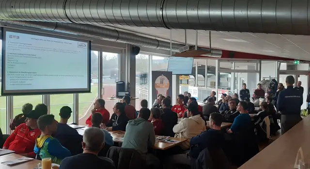 Beim ÖFB E-Coach in Hausmening nahmen insgesamt 79 Teilnehmerinnen und Teilnehmer aus Niederösterreich und Wien teil. | Foto: NÖFV