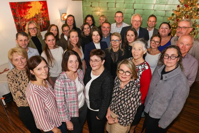 Die Ehrung von 34 langjährigen Mitarbeiterinnen und Mitarbeitern der Klinik Oberwart fand im Gasthof Wurglits statt. | Foto: AK Burgenland