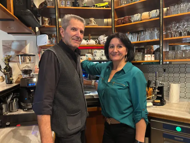 Mit Herzblut bei der Sache: Werner Langbauer und Katharina Friedl vom Café Konfetti. | Foto: Christoph Lamprecht