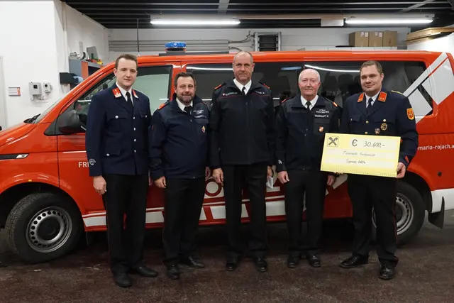 Mit der Friedenslichtaktion sammelt die Feuerwehr Spenden für Familien im Lavanttal | Foto: Schauer/BFKdo Wolfsberg