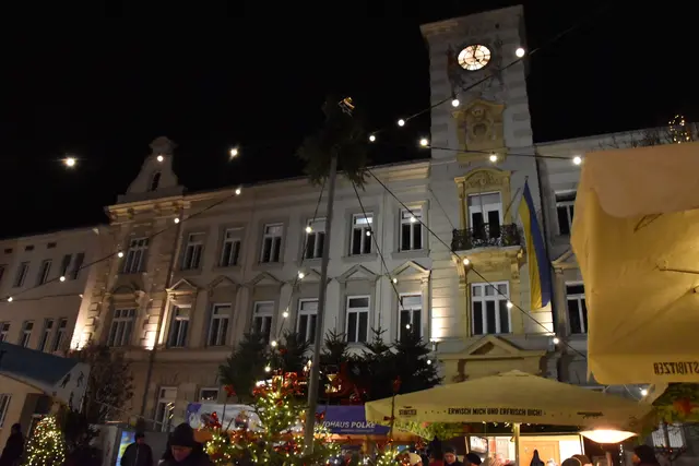 Der ÖKB Mistelbach lädt die Besucher des Eiszaubers ein, vorbeizukommen, ein warmes Getränk zu genießen und gleichzeitig etwas Gutes zu tun.  | Foto: Reitner