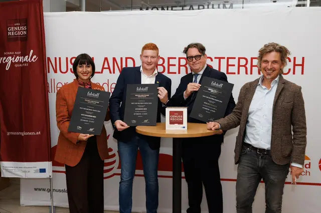Stefan Fischer (2. v. l.) bei der Preisverleihung. | Foto: Mostkellerei Fischer
