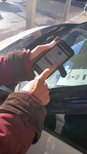 Mittels App wird das Auto gebucht und auf- bzw. am Ende wieder abgesperrt. | Foto: REA