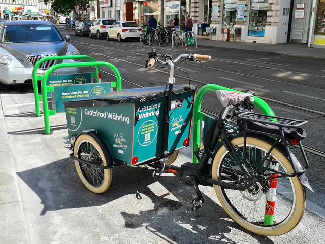 Die Währinger Grätzlräder können die Bäume vom Kutschkermarkt ohne Probleme befördern.  | Foto: BV18