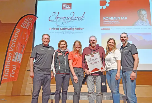 Präsident Julius Skamen, Gabi Hausberger, Eva Dollinger, MeinBezirk-Redakteur Friedl Schwaighofer, Renate Freisinger, David Jenewein (alle Präsidium Triathlonverband Tirol) | Foto: TRVT