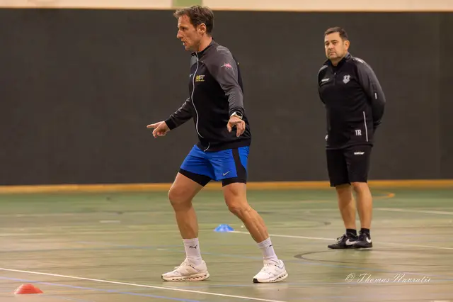 Der ehemalige Triathlet Markus Mlinar zeigte die Übungen persönlich vor und erklärte dabei die richtige Ausführung sowie den sportwissenschaftlichen Hintergrund. | Foto: Thomas Navratil 