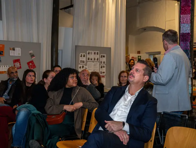 Alle Parteien waren geladen.
Marcus Franz Bezirksvorsteher SPÖ
Talita Simek Grüne, Frauensprecherin,
Sascha Resch ,Grüne ,Kultur Bezirksrätin
Elizabeth Toth NGO Green Heroes
Nouman Awan
Josef Engstler FPÖ, Umweltbeauftragter
Petra Tierscherl ,Grüne - Margareten, Bezirksvorsteher-Stellvertreterin
Abgesagt haben:
Nadine Koch, ÖVP und Philip Weinberger,Neos