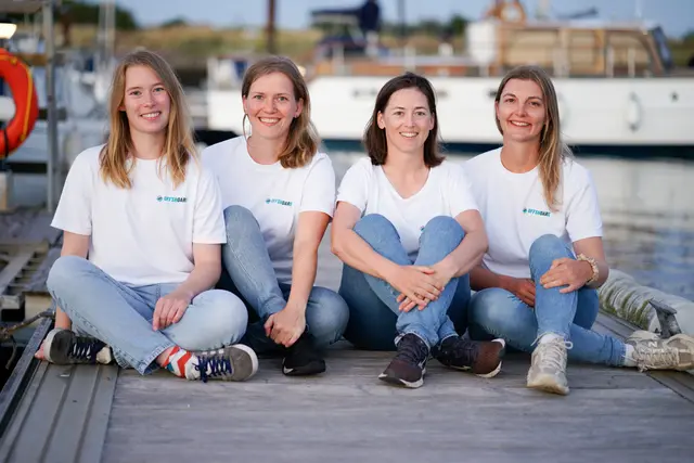 Gehen als "Team Offshoare" an den Start: Clara Düntsch, Jana Golz, Chrstiane Kienl und Jana Stahl.  | Foto: Motiv Produktion