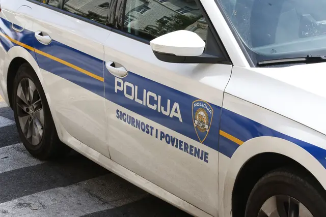 Ein 57-Jähriger soll in der vergangenen Woche seine 79-jährige Mutter – eine Österreicherin – in Kroatien mit einer Axt getöten haben. Danach soll er Suizid begangen haben. (Symbolfoto) | Foto: APA-Images / Franz Pritz