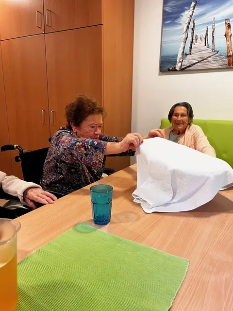 Kontrolle ob der Teig auch aufgeht. | Foto: PBZ Gutenstein