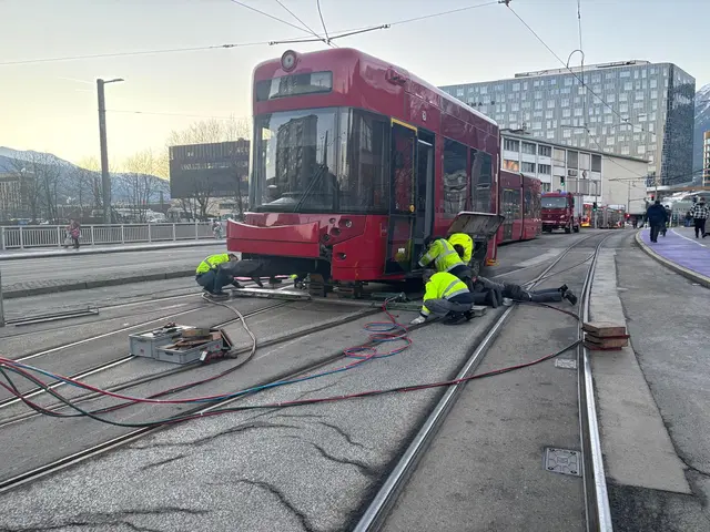 Am Leipziger Platz entgleiste am Dienstagnachmittag eine Straßenbahn. | Foto: Kendlbacher