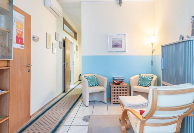 Der Wartebereich für die Kunden. | Foto: Elfis Massage- und Energetikinstitut