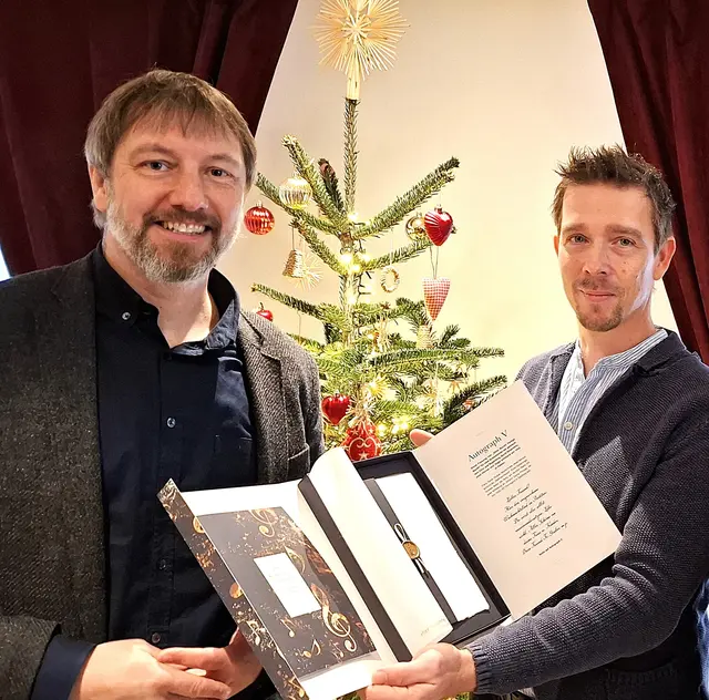 Museumsleiter Florian Knopp mit Christian Habring. | Foto: Josef Wind