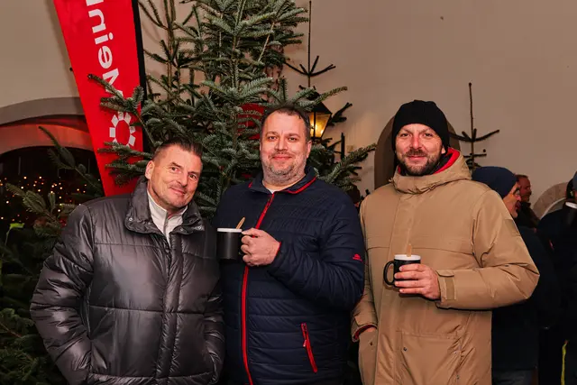 Von links: Verkaufsberater Andreas Frey, Redakteur Klaus Niedermair und Redakteur Clemens Flecker (alle MeinBezirk). | Foto: MeinBezirk/Reischl
