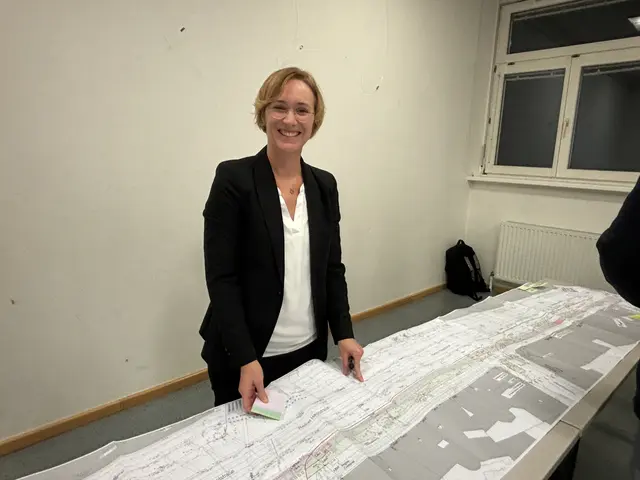 Die Wiedner Bezirksvorsteherin Lea Halbwidl (SPÖ) zeigte sich mit den ausgearbeiteten Plänen zufrieden. | Foto: Nathanael Peterlini/MeinBezirk