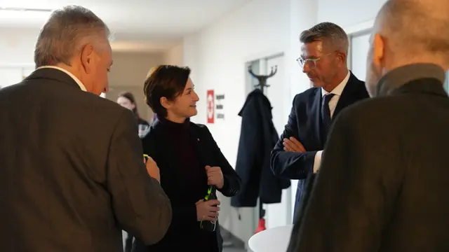 Marlene Svazek im Gespräch mit Michael Kretz.  | Foto: Sabrina Moriggl