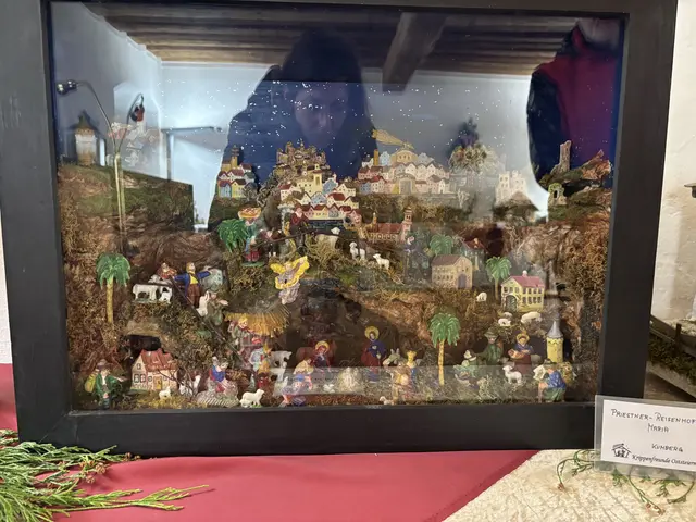 Eine Kastenkrippe im böhmischen Stil. | Foto: Margot Jeitler/MeinBezirk