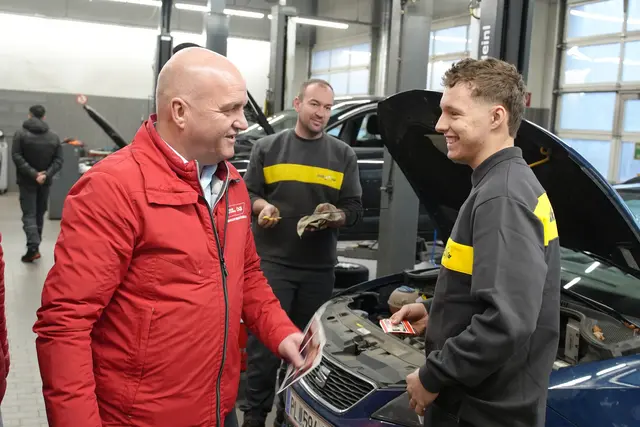 Markus Wieser in der Werkstatt. | Foto: Gernot Buchegger