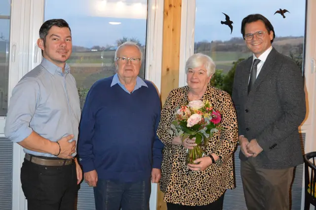 GGR Bernhard Baumgartner, Alois und Georgine Ernhofer, Bürgermeister Bernhard Heinl | Foto: Marktgemeinde Michelhausen