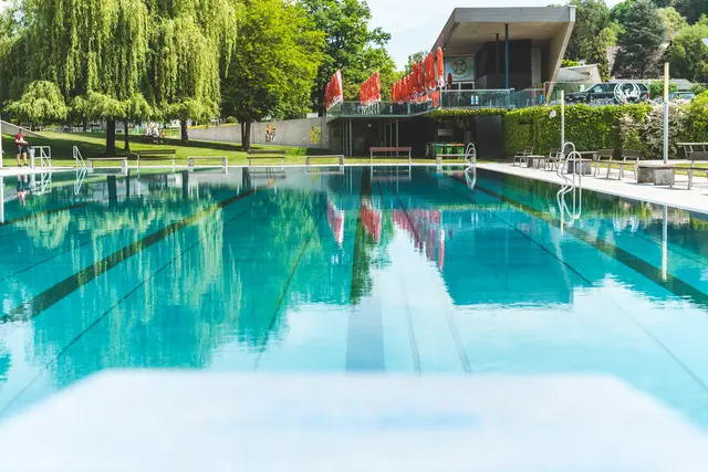 Für das Wellenbad sucht man einen neuen Restaurant-Pächter.  | Foto: Black Phoenix Positioning