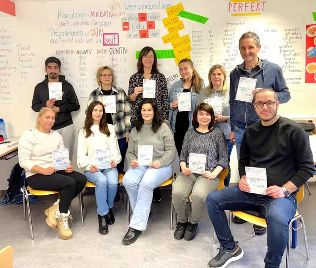 Ein Stück individuelle Freiheit schenken: Der Verein "Willkommen" bietet "Deutsch-Bausteine" als Geschenke für Flüchtlinge an. | Foto: Verein "Willkommen"