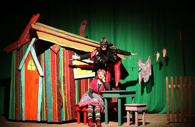 Die kleine Hexe (Astrid Di Bora) &amp; Abraxas (Britta Wieland) | Foto: LKV 