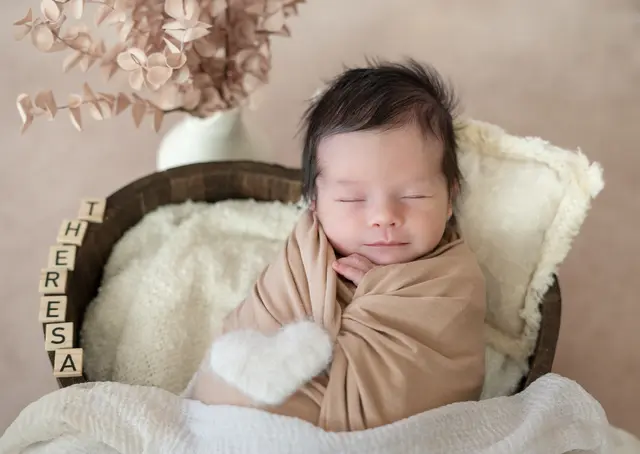 Name: Theresa
Geburtstag: 13.10.2025
Gewicht: 3.260 g
Größe: 55 cm
Eltern: Claudia und Karl Freytag aus St. Margarethen bei Knittelfeld | Foto: Jasmin Geishofer