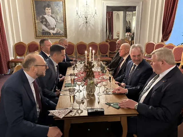 Nach der Unterzeichnung wurden Pläne bereits bei einem gemeinsamen Mittagessen geschmiedet und vertieft. | Foto: Sandra Schütz