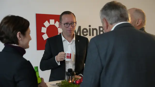 Der Flachgauer BM Georg Djundja kam aus Oberndorf zum Adventumtrunk.  | Foto: Sabrina Moriggl