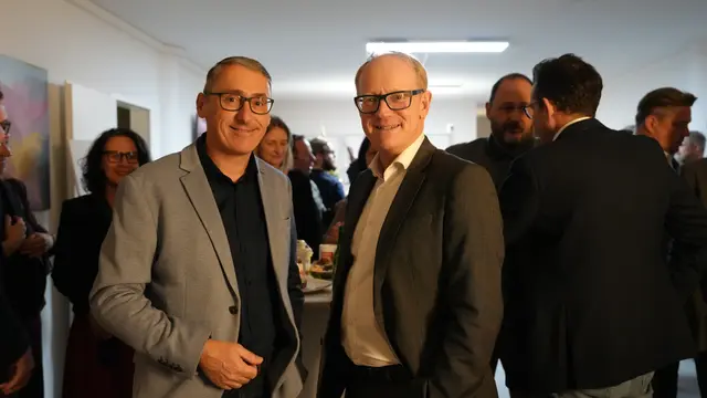 Sigi Kämmerer vom Raiffeisenverband unterhielt sich mit Herwig Struber, Vorstand Salzburg AG (r.) | Foto: Sabrina Moriggl