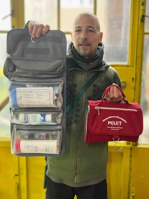 Alex Maier, Verein MUT: "Im Namen unseres Vereins MUT wünsche ich mir weiterhin eine so gute und solidarische Nachbarschaft im Grätzl rund um die Rechte Wienzeile 37. Wir erleben in unserer Arbeit für Menschen in Not Tag für Tag wirklich eine große Hilfsbereitschaft." | Foto: Verein MUT