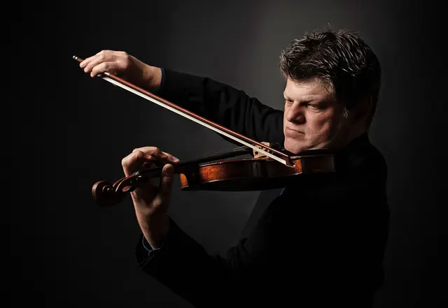 Der ehemalige Konzertmeister der Berliner Philharmoniker, Guy Braunstein gibt sei Debüt im Brucknerhaus Linz. | Foto: Boaz Arad