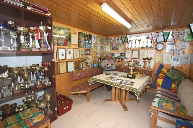 Das Haus von Johann Fössl ist mit Siegestrophäen überfüllt. | Foto: Johann Schleich