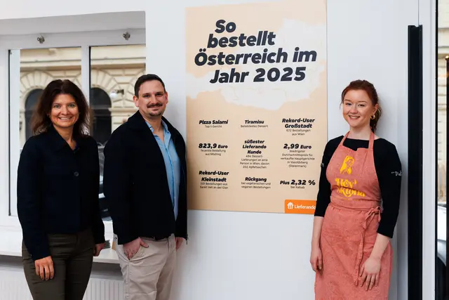 Haubenköchin Viktoria Fahringer (rechts) präsentierte gemeinsam mit Lieferando Österreich die Trend Edition 2025. | Foto: Adrian Almasan