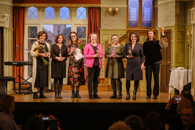 Die Preisträgerinnen im Bild v.l.n.r.: Susanne Gökcen, Astrid Hammer, Maria Hofmarcher-Holzhacker, Verena Kauer, Miriana Koumoutsea, Veronika Mickel-Göttfert, Nastasia Griese | Foto: Shervin Sardari/BV8